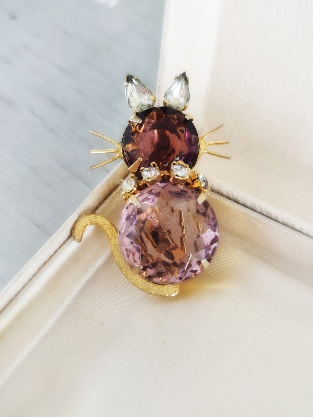 Vintage Dodd Style Cat Pin Brooch Plumb Rhinestone Brooch Pin